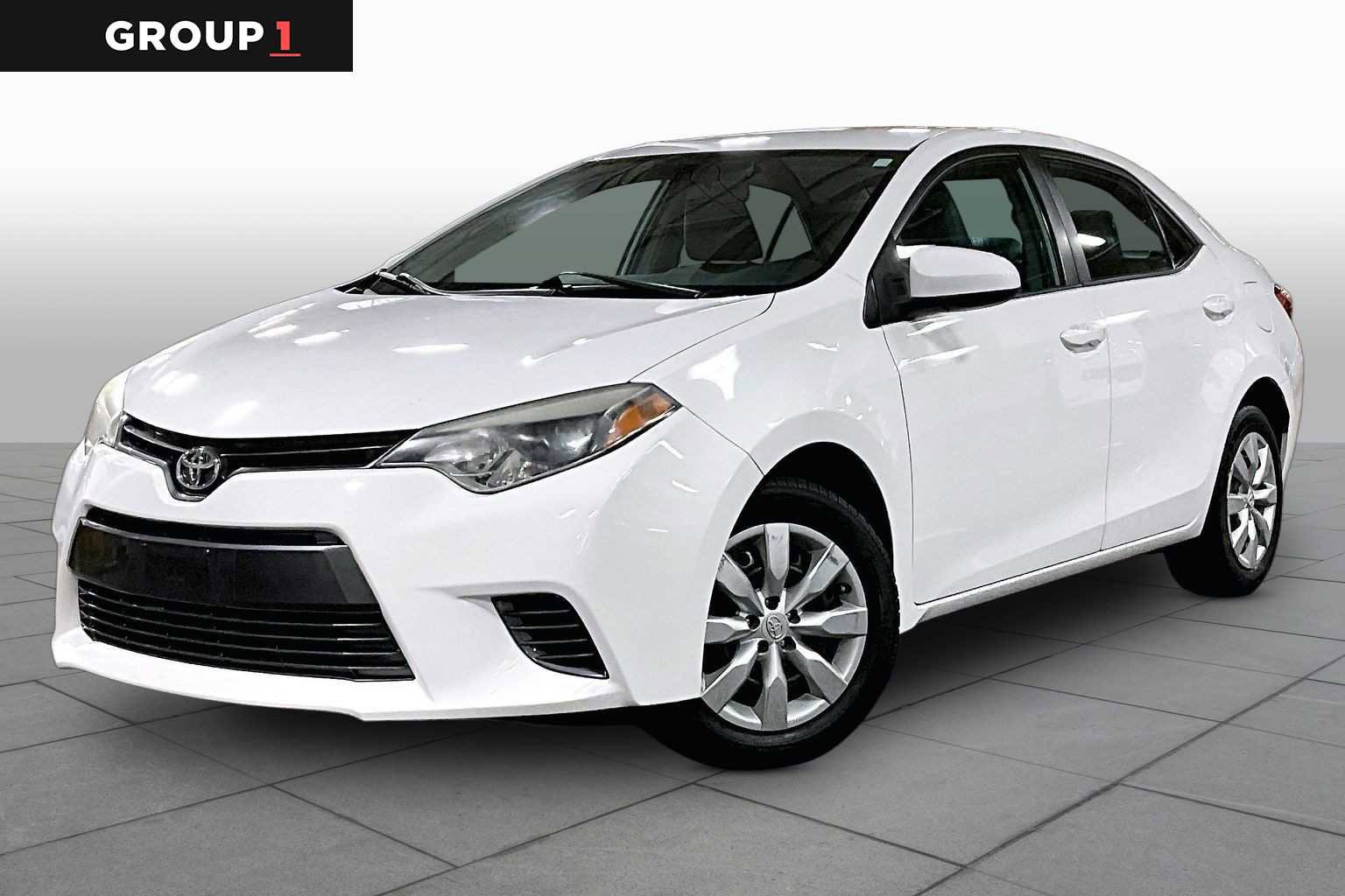 Used 2015 Toyota Corolla LE FWD image 1