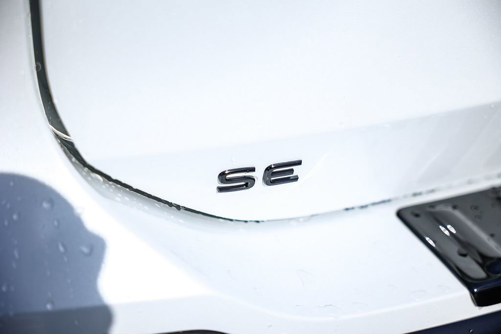 New 2026 Volkswagen Tiguan SE R-Line image 13