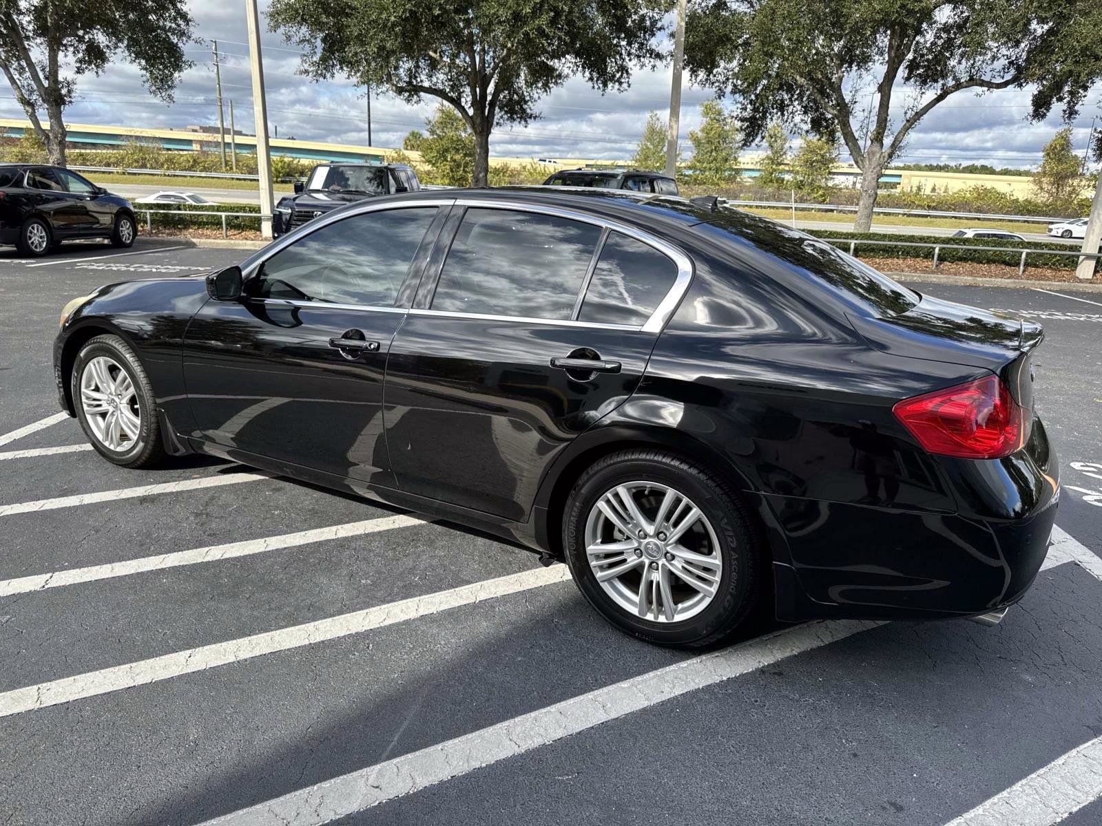 Used 2012 INFINITI G37 Journey w/ Premium Pkg image 4
