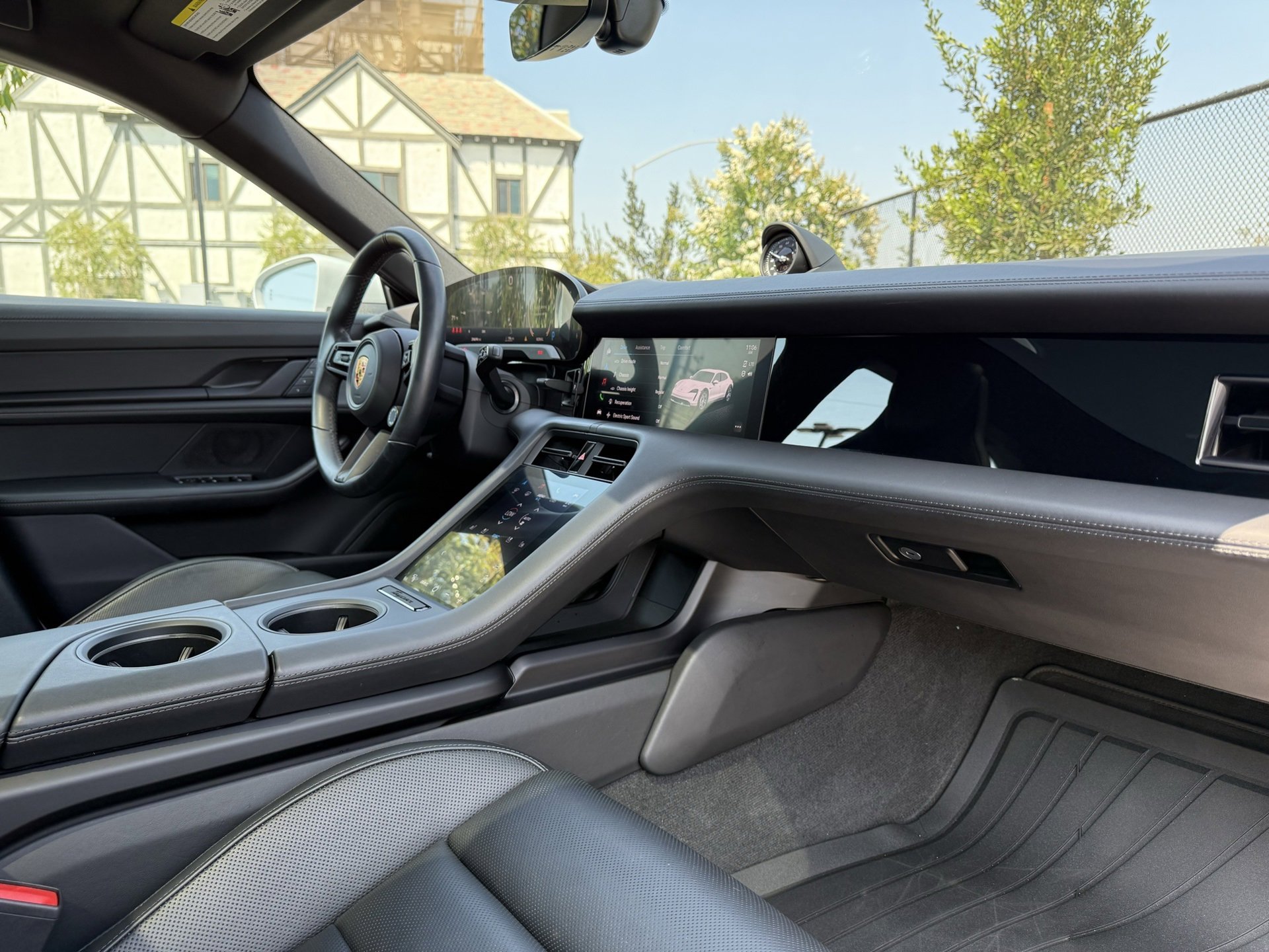 Certified 2023 Porsche Taycan 4S image 25