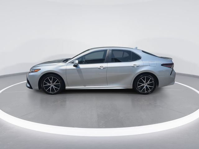 Used 2024 Toyota Camry SE FWD image 5
