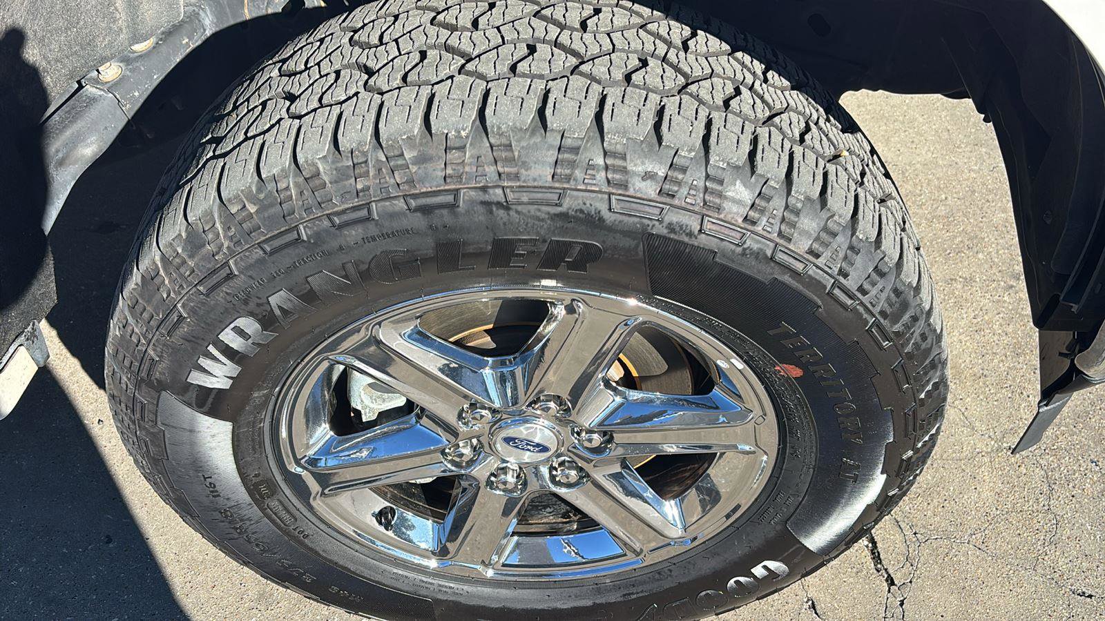 Used 2019 Ford F150 Lariat w/ Equipment Group 502A Luxury image 8