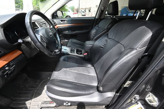 Used 2013 Subaru Outback 2.5i Limited AWD/4WD image 6