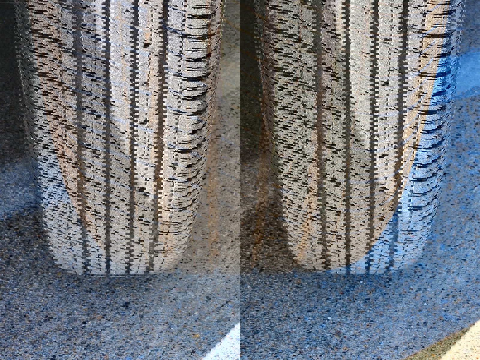 Used 2024 Chrysler Pacifica Touring-L image 11