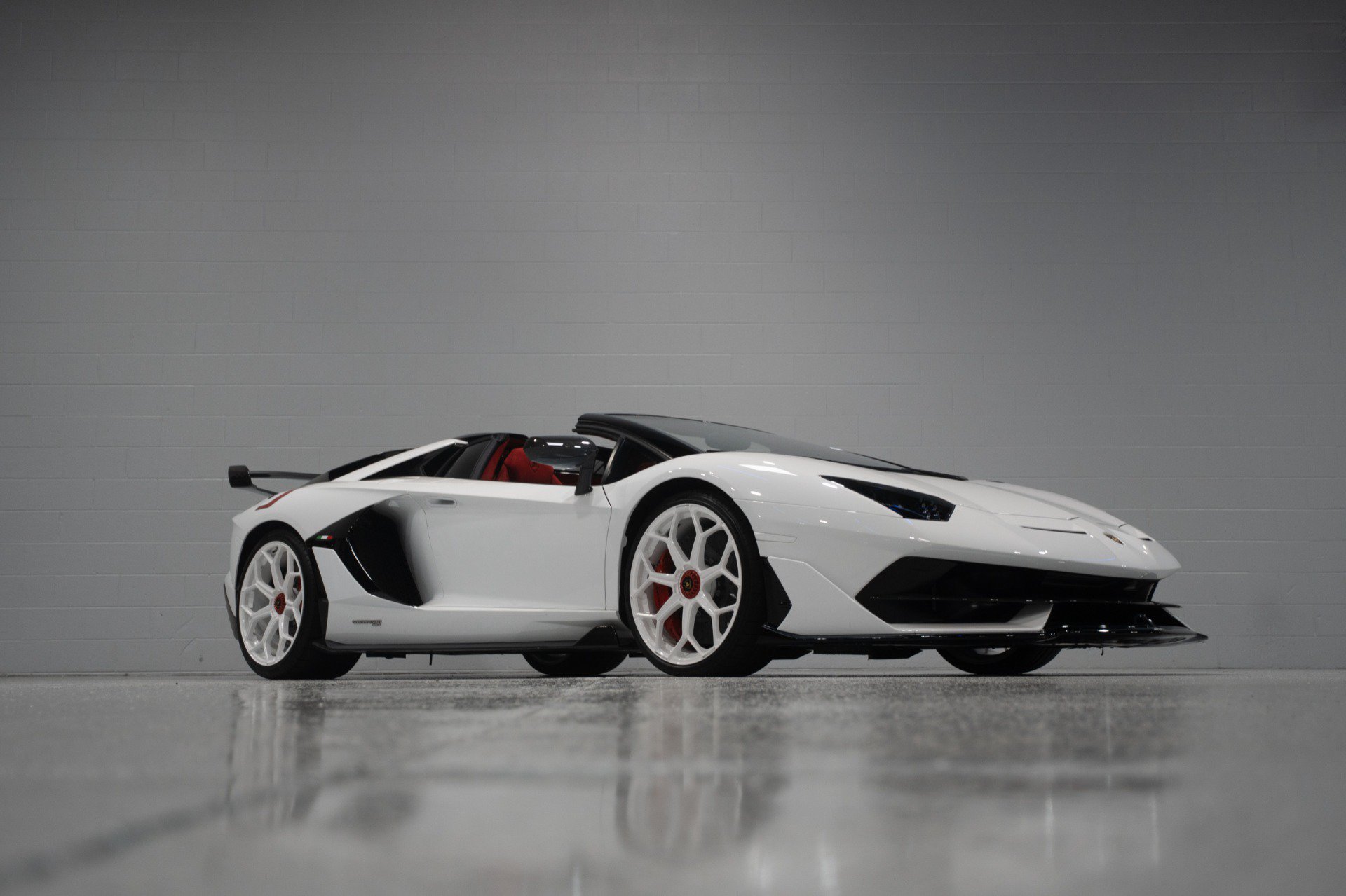 Used 2020 Lamborghini Aventador SVJ AWD/4WD image 8