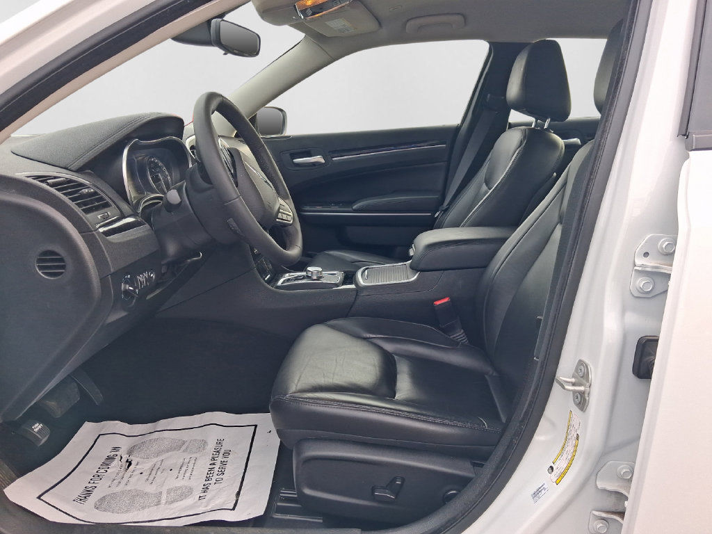 Used 2023 Chrysler 300 Touring L AWD/4WD image 30