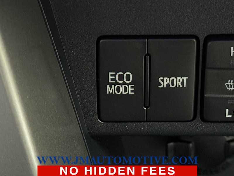 Used 2018 Toyota RAV4 XLE image 38