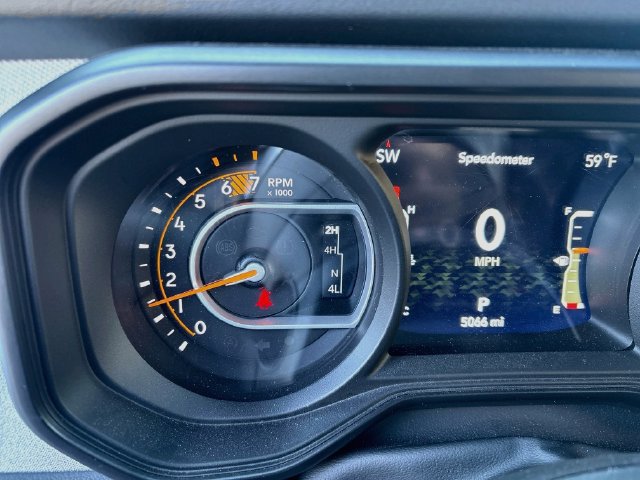 Used 2024 Jeep Wrangler Unlimited Sahara AWD/4WD image 13