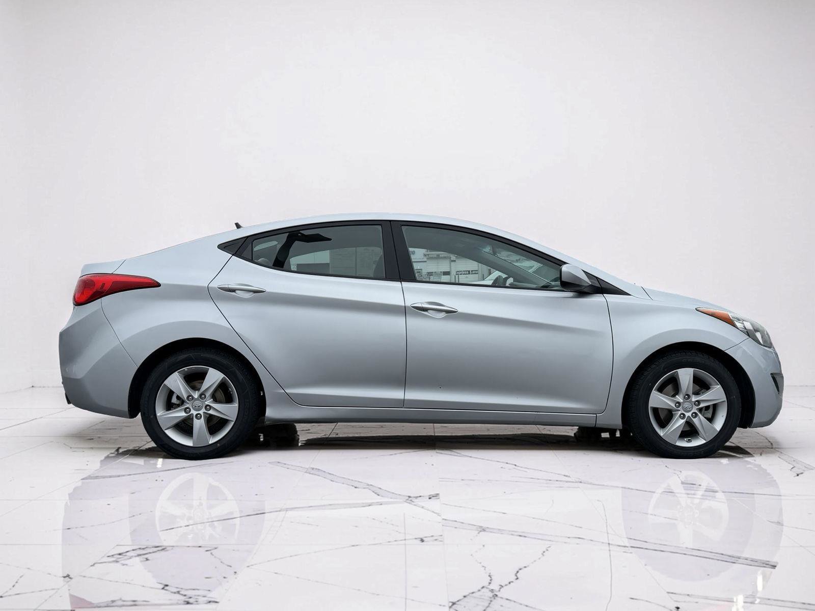 Used 2013 Hyundai Elantra GLS image 2