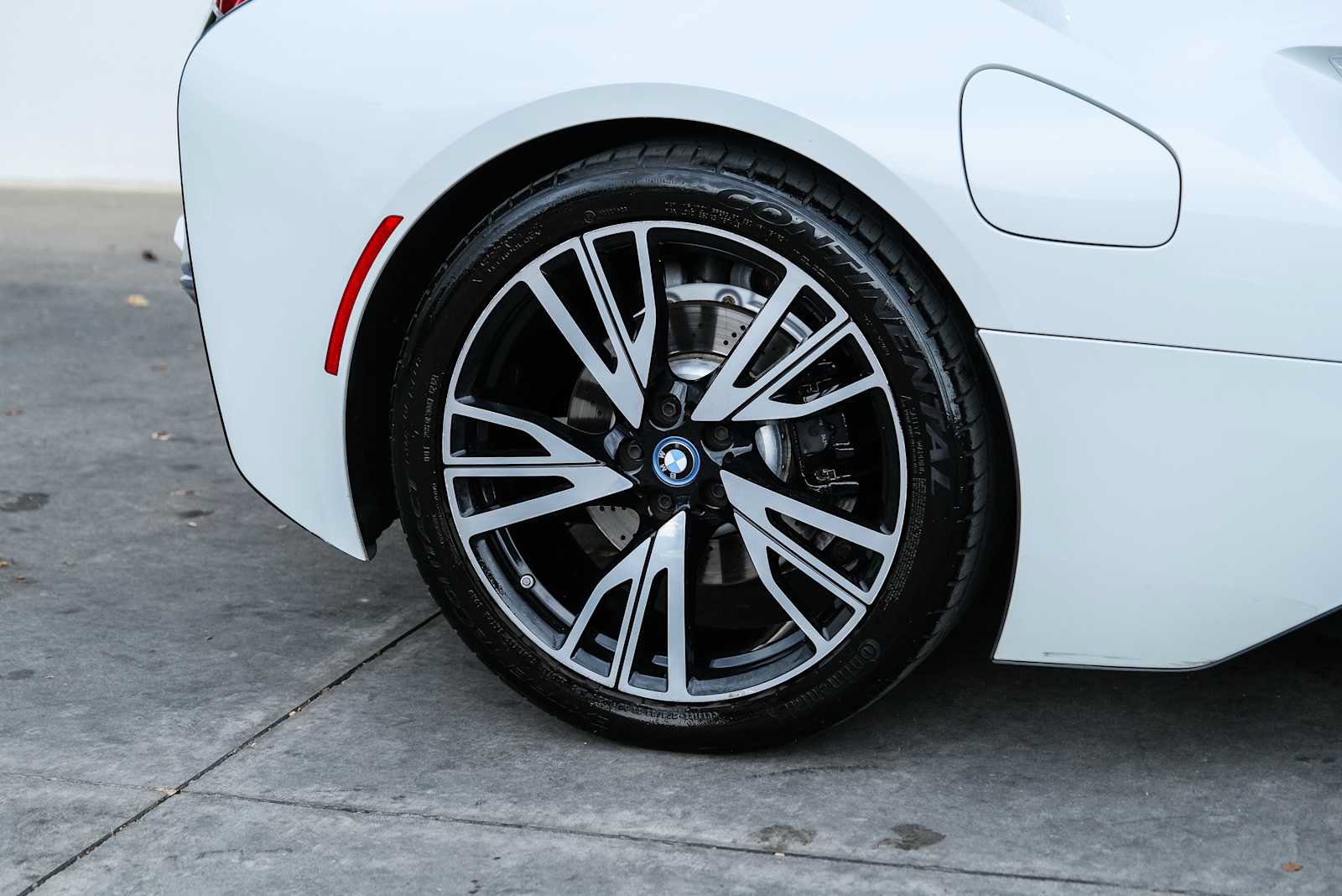 Used 2015 BMW i8 AWD/4WD image 7