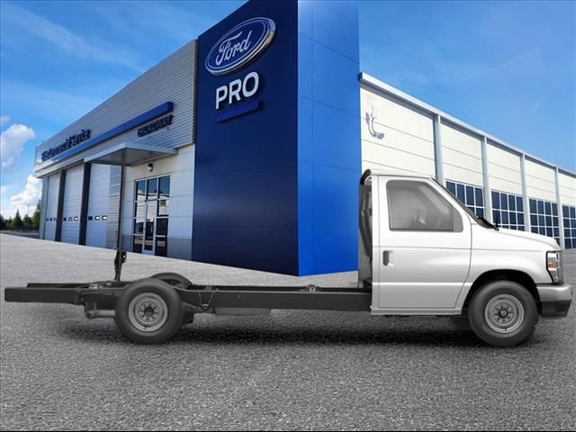 New 2025 Ford E-350 and Econoline 350 Super Duty w/ Power Equipment Group image 25