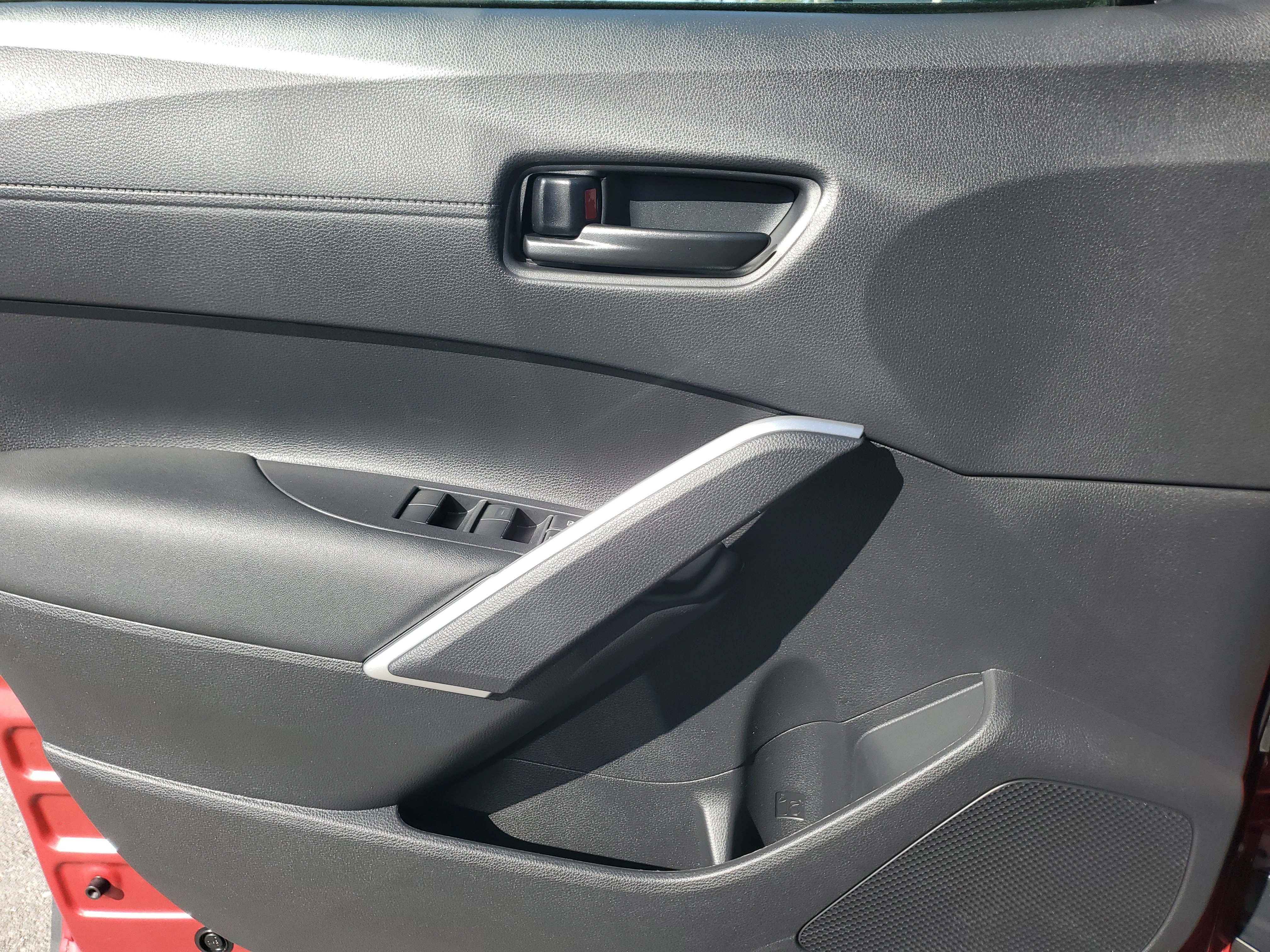 Used 2023 Toyota Corolla Cross LE image 25