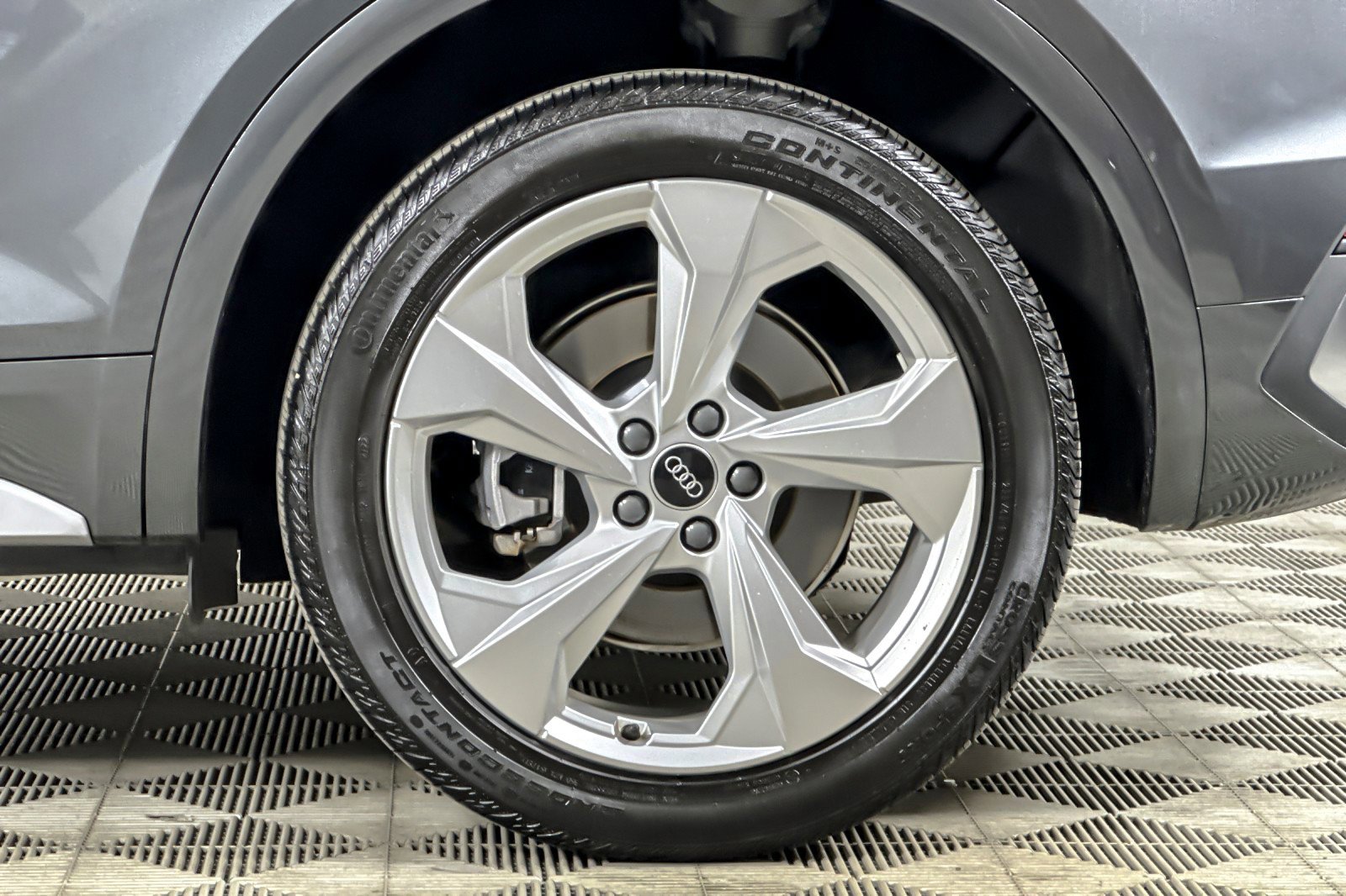 Used 2023 Audi Q5 2.0T Premium w/ Convenience Package image 24