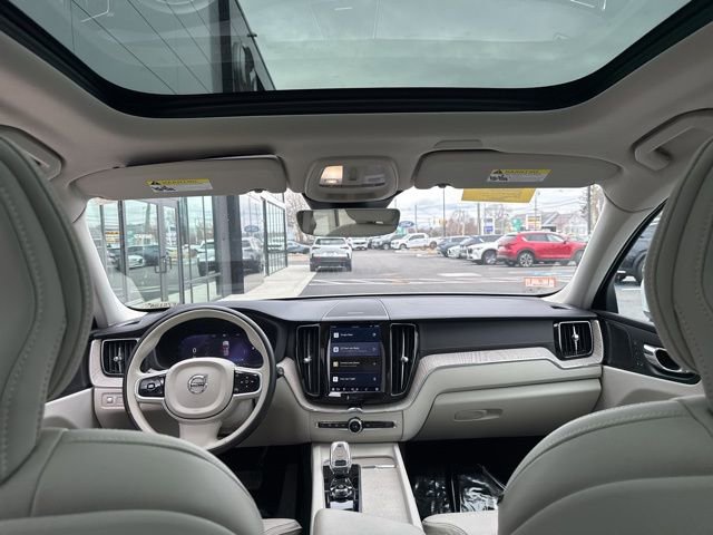 Used 2022 Volvo XC60 T8 Inscription w/ Advanced Package image 13