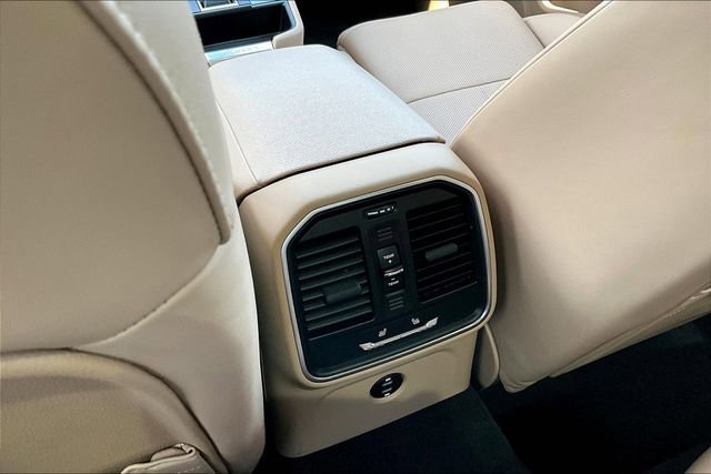 Used 2026 Porsche Macan image 10