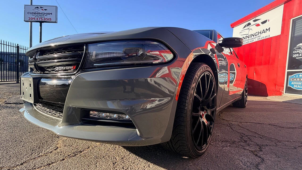 Used 2017 Dodge Charger R/T w/ Plus Group image 2