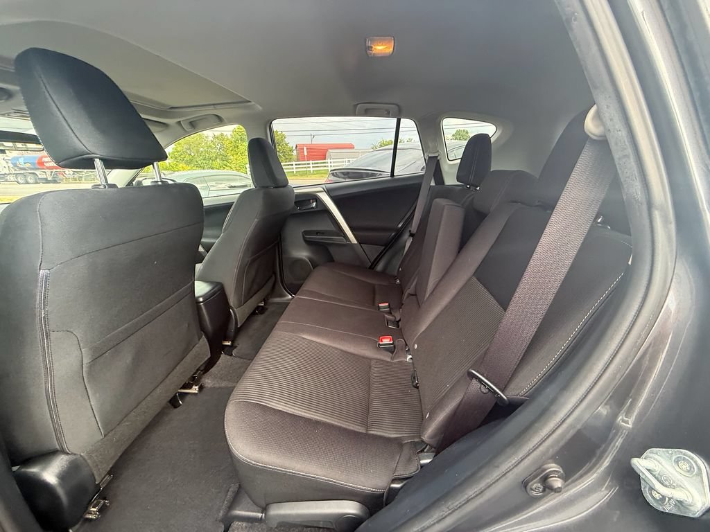 Used 2015 Toyota RAV4 XLE AWD/4WD image 19