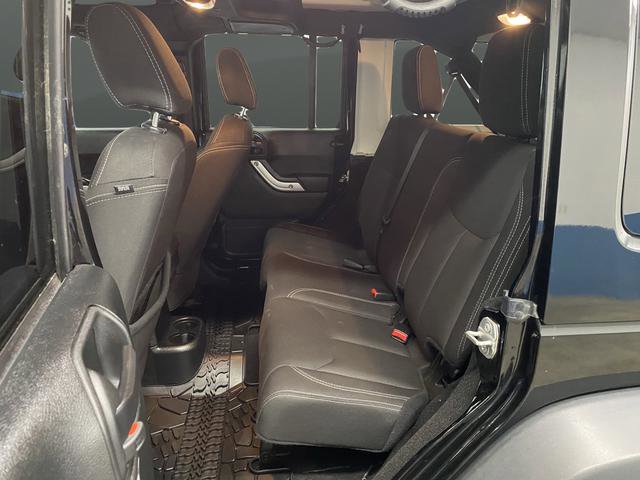 Used 2018 Jeep Wrangler Unlimited Rubicon w/ Cold Weather Group image 29