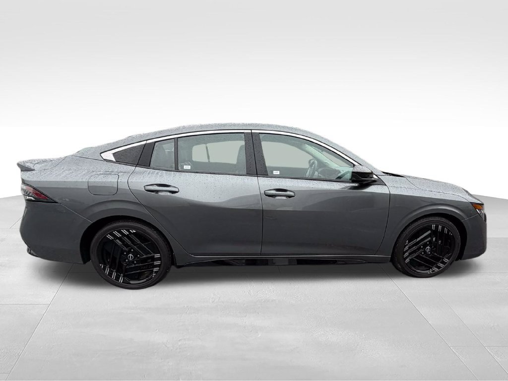 Used 2026 Nissan Sentra SR w/ SR Premium Package FWD image 7