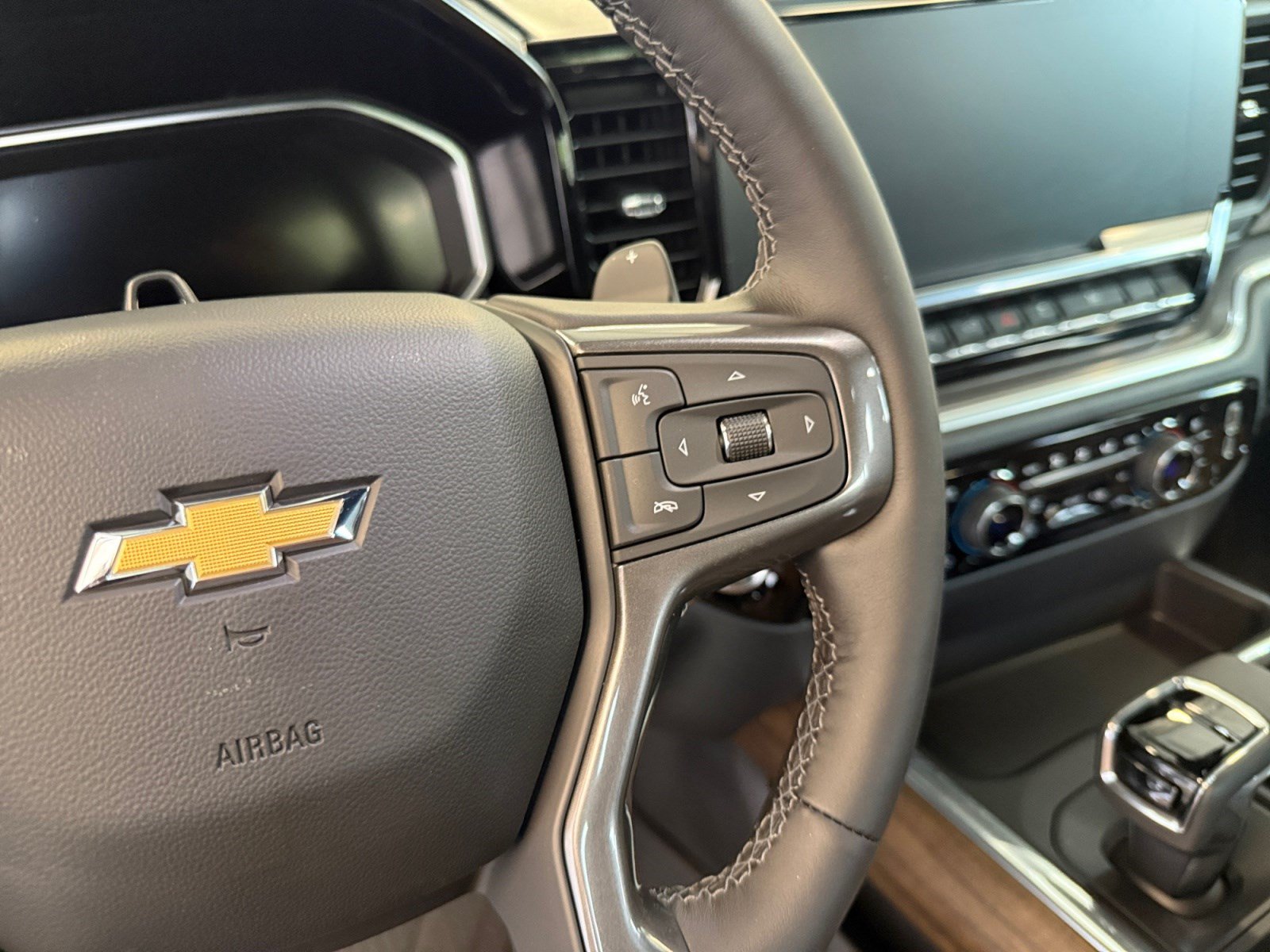New 2026 Chevrolet Silverado 1500 High Country w/ Technology Package AWD/4WD image 25