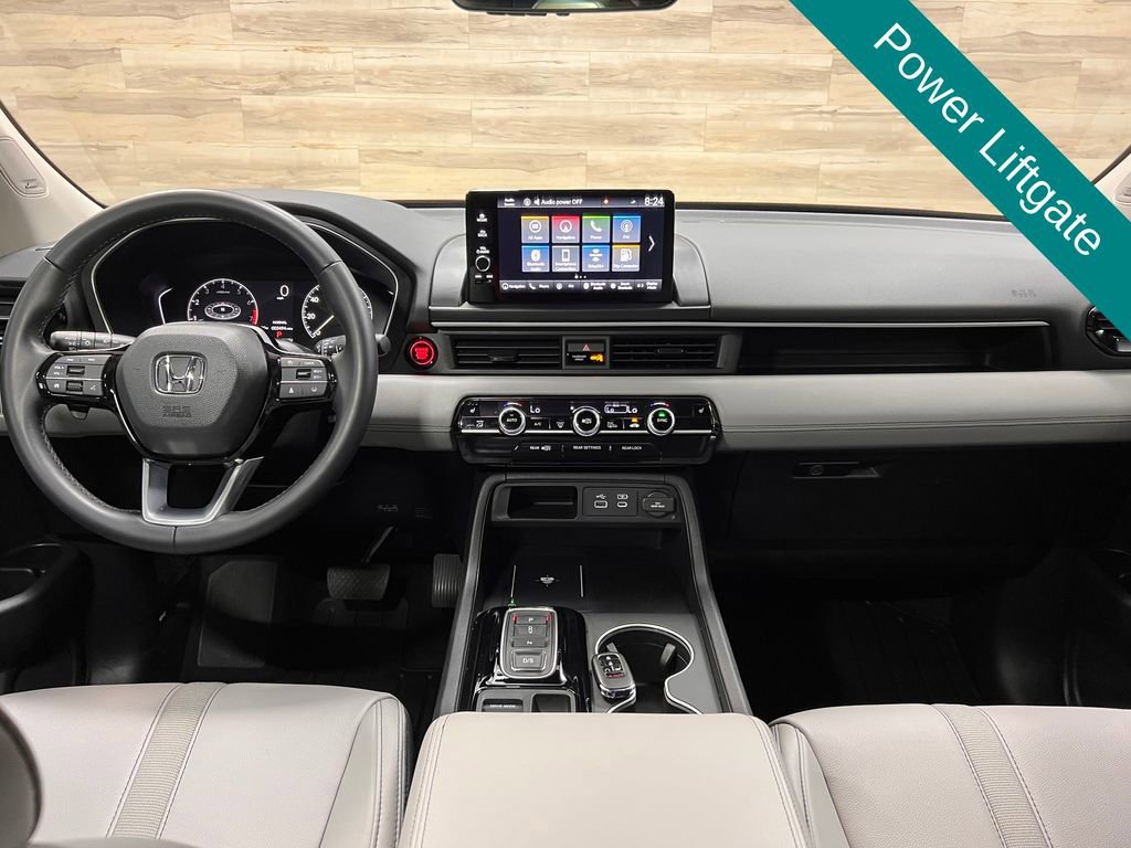 Used 2025 Honda Pilot Touring image 2