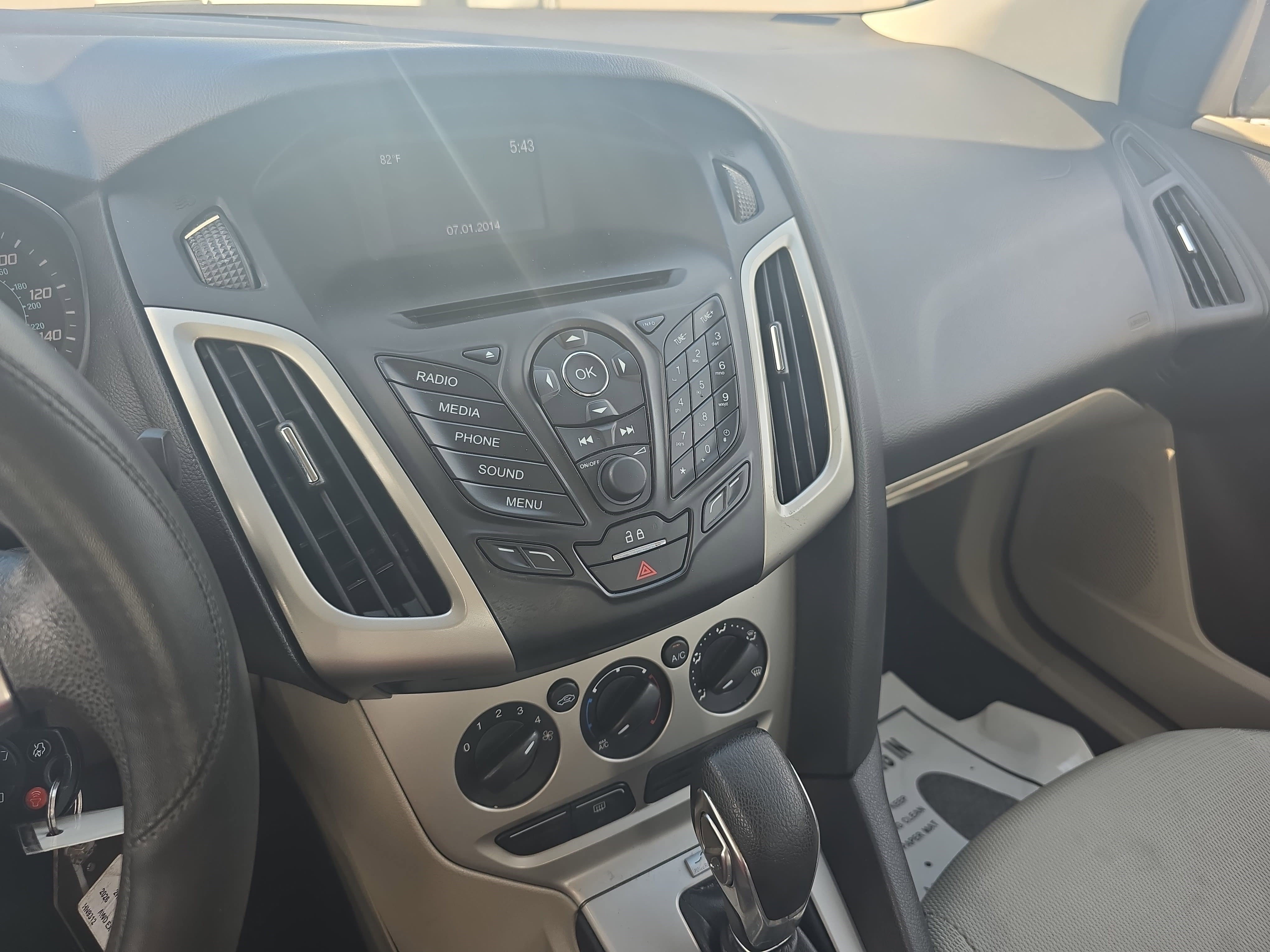 Used 2014 Ford Focus SE FWD image 19