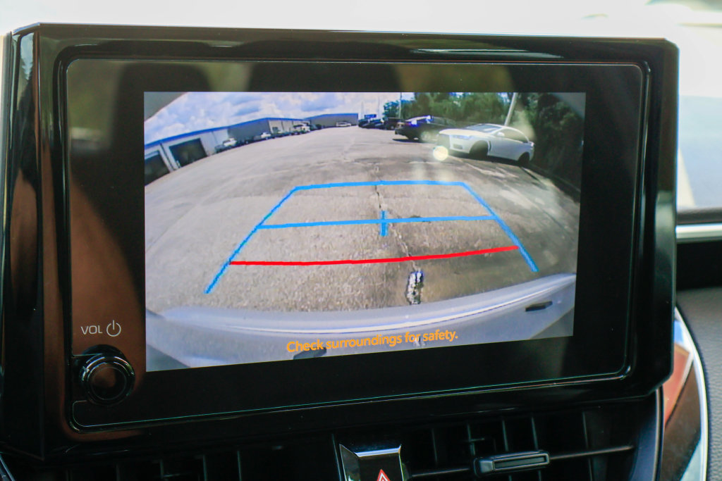 Used 2025 Toyota Corolla LE FWD image 5