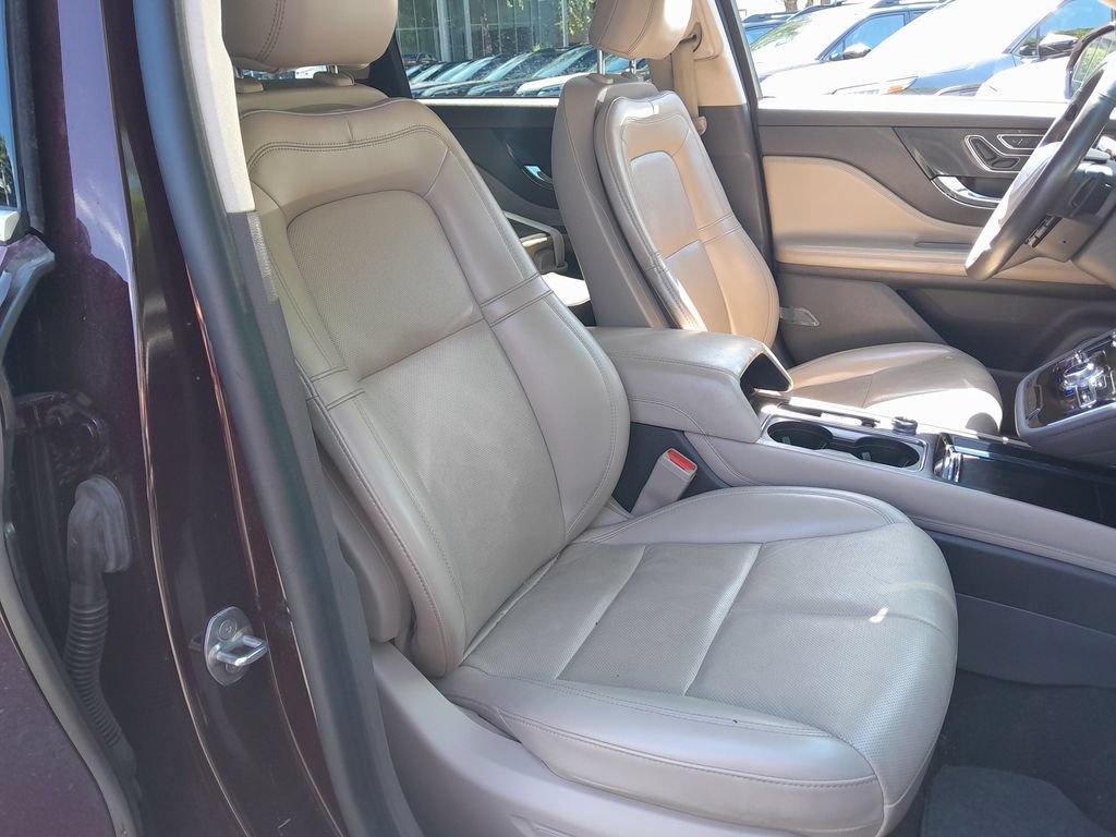 Used 2021 Lincoln Corsair AWD w/ Premium Package image 39