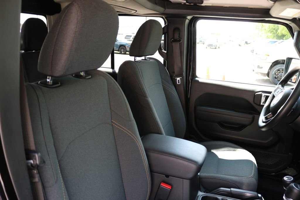 Used 2024 Jeep Gladiator Sport AWD/4WD image 19