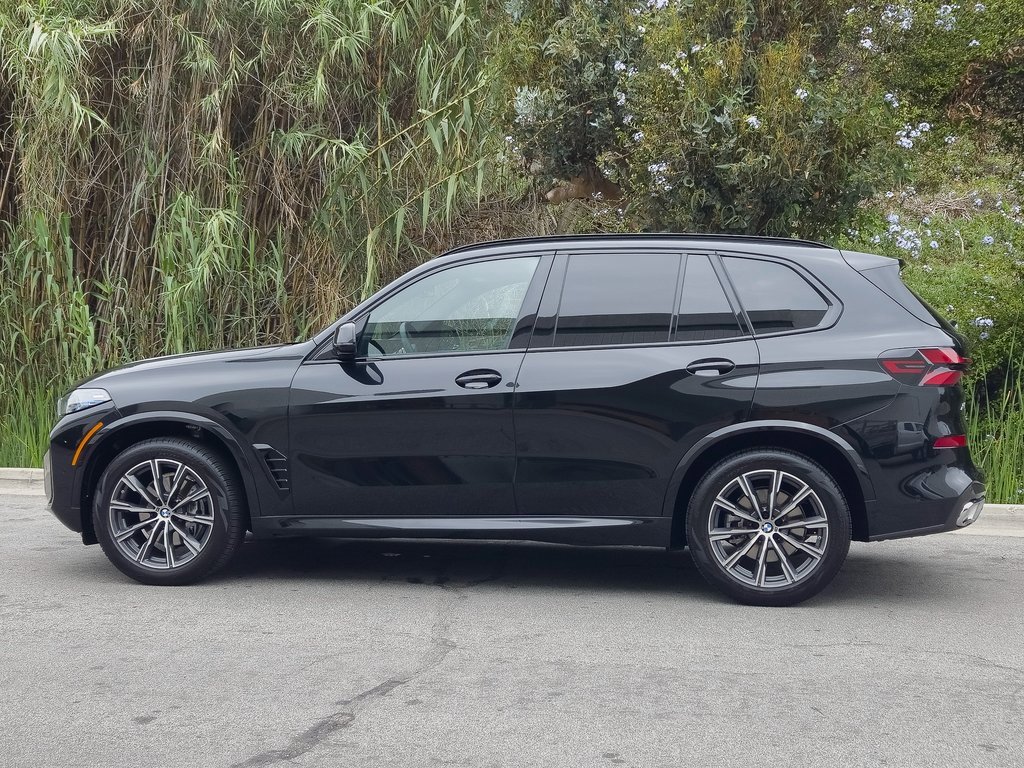 Used 2025 BMW X5 sDrive40i w/ Executive Package image 28