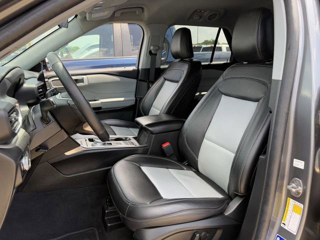 Certified 2022 Ford Explorer XLT w/ Equipment Group 202A RWD image 24