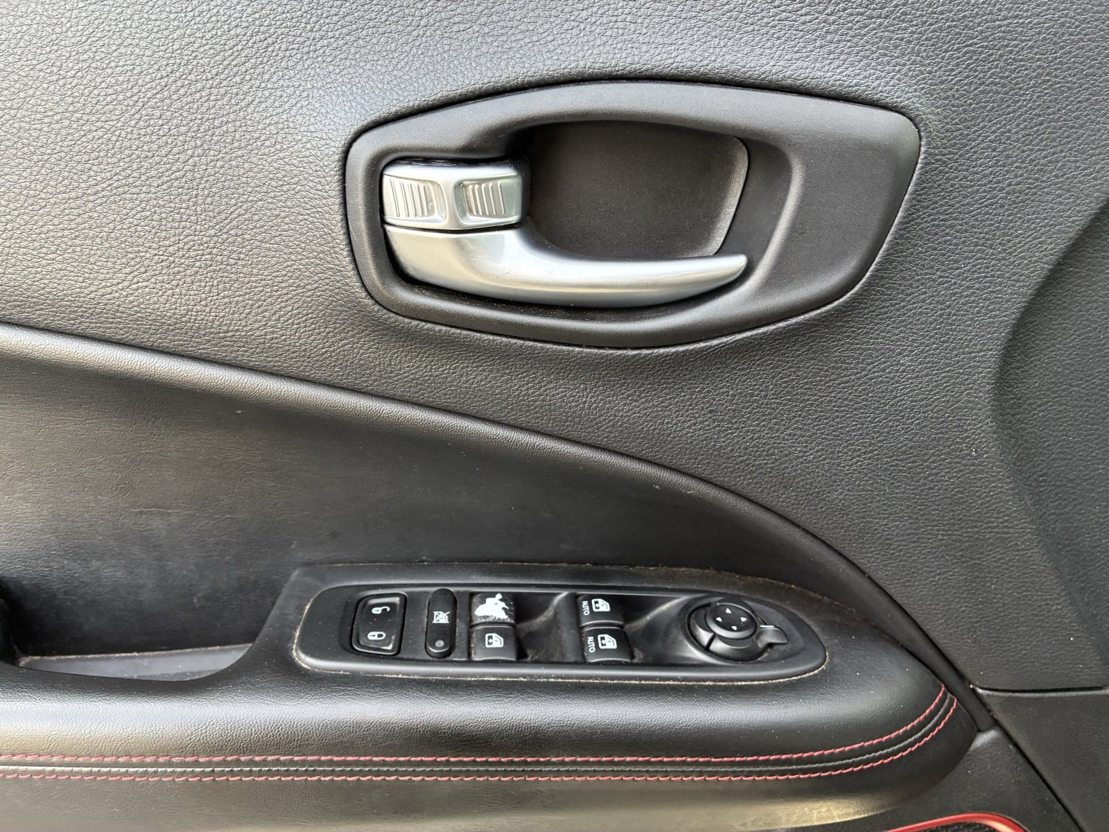 Used 2018 Jeep Compass Trailhawk image 5