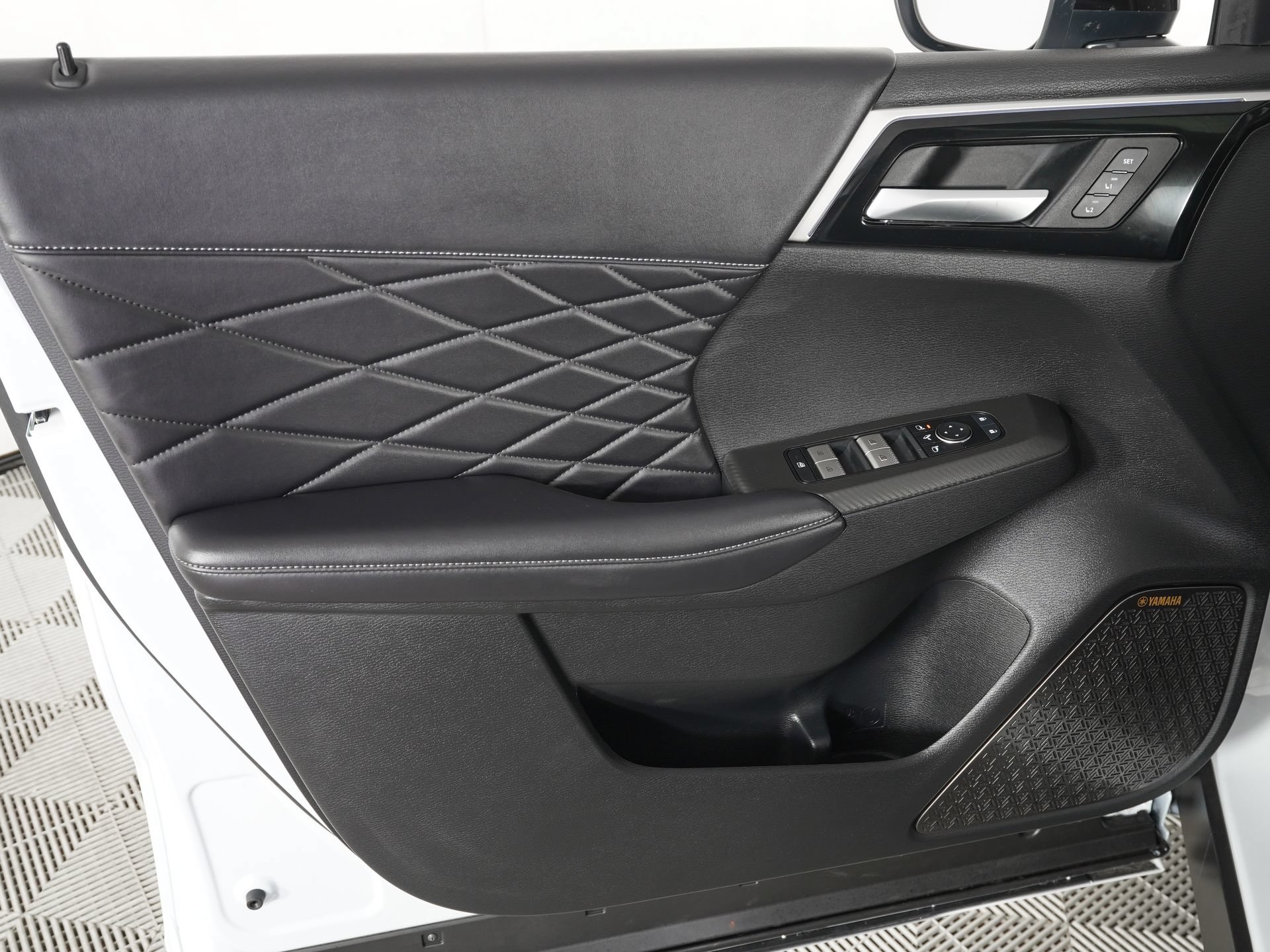New 2026 Mitsubishi Outlander SEL Black Edition FWD image 7