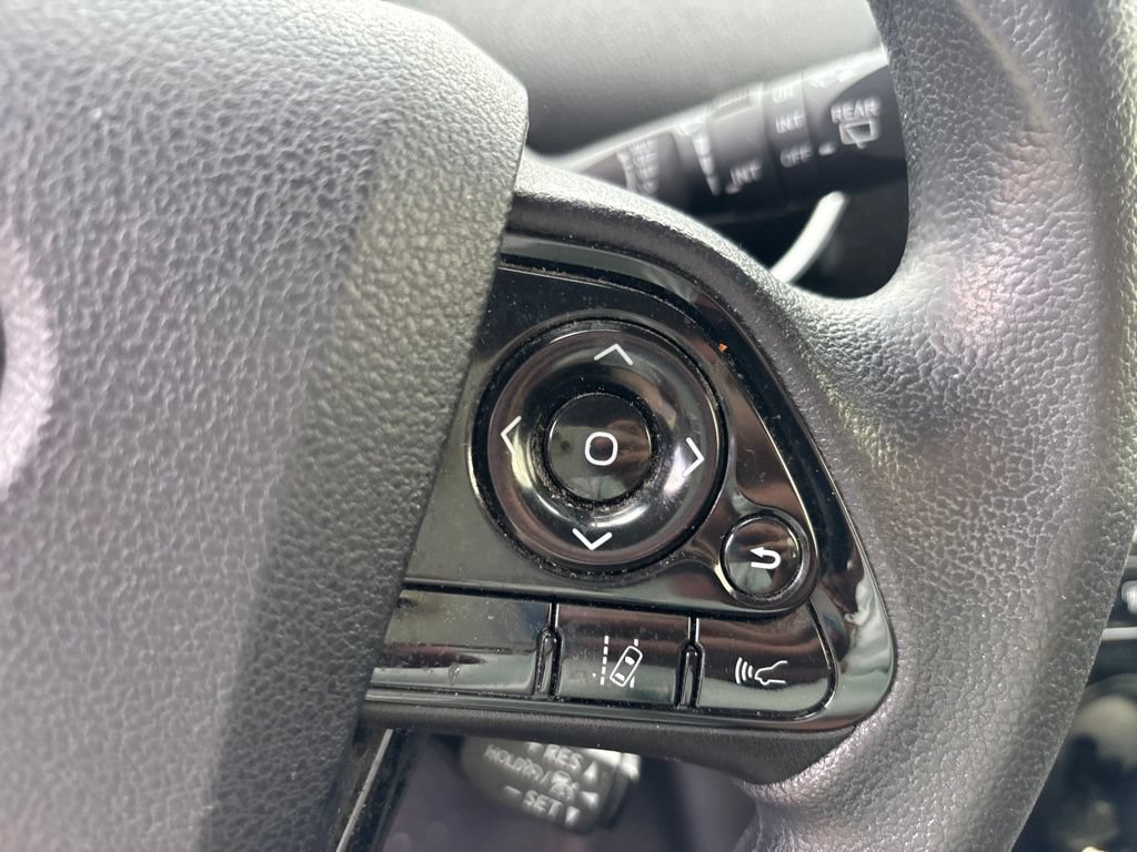 Used 2022 Toyota Prius LE FWD image 19