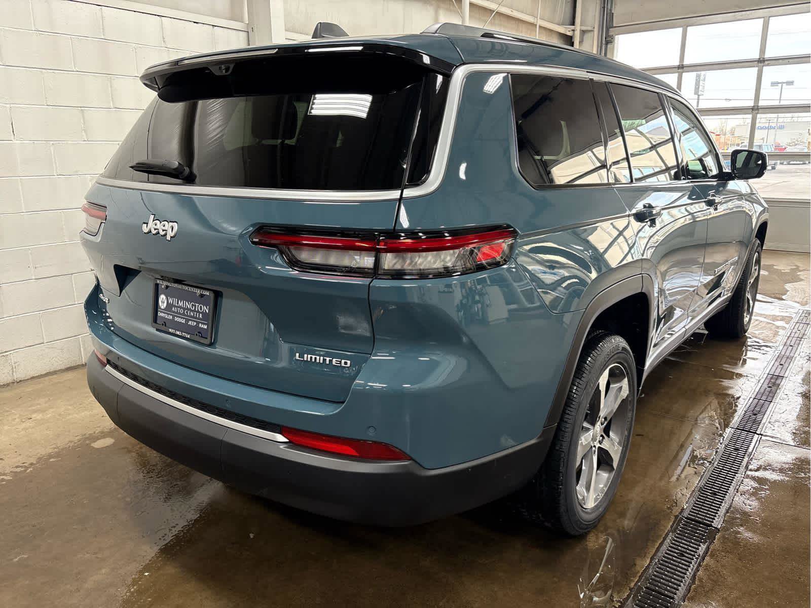 New 2026 Jeep Grand Cherokee L Limited w/ Luxury Tech Group II image 3