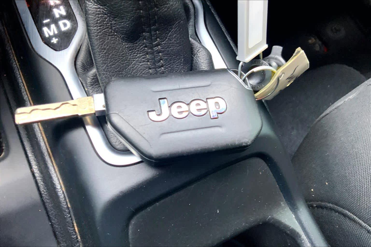 Used 2018 Jeep Wrangler Unlimited Sport AWD/4WD image 14