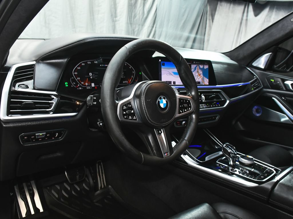Used 2021 BMW X7 M50i w/ Dynamic Handling Package AWD/4WD image 24