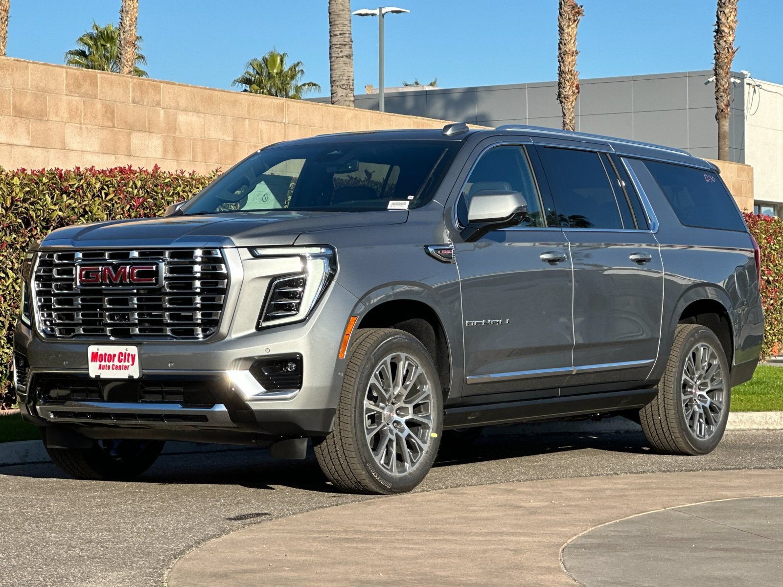 New 2026 GMC Yukon XL Denali w/ Sun & Power Step Package AWD/4WD image 8