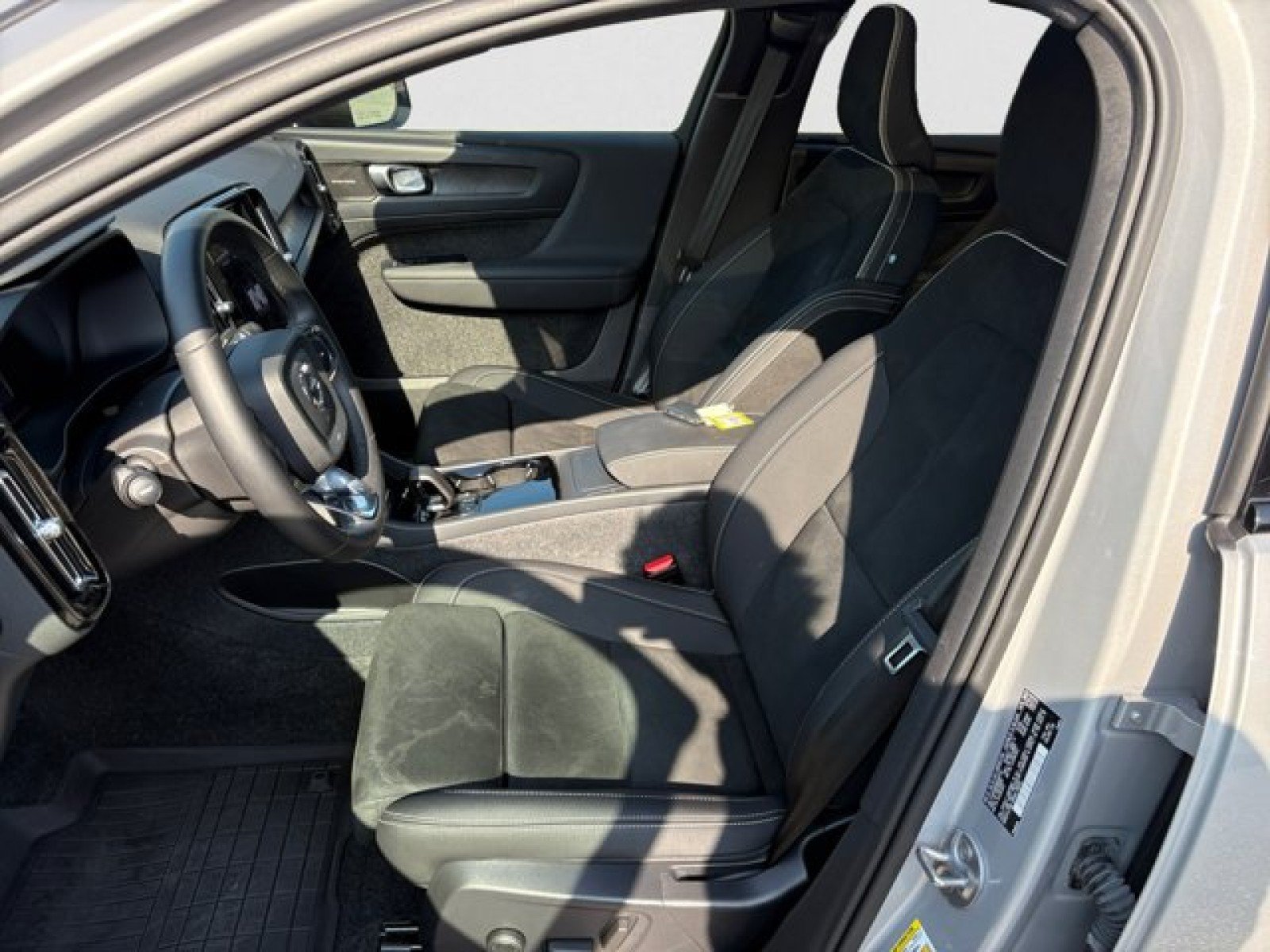 Used 2024 Volvo C40 P8 Recharge Ultimate w/ Protection Package Premier AWD/4WD image 10