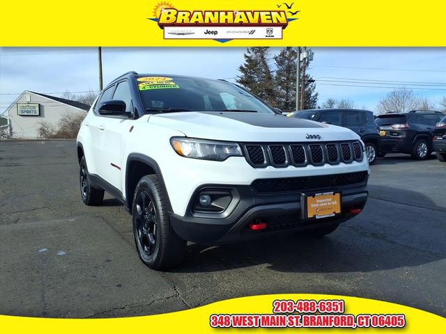 Used 2024 Jeep Compass Trailhawk image 1