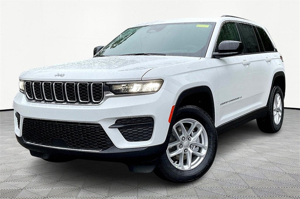 New 2025 Jeep Grand Cherokee Laredo X image 2