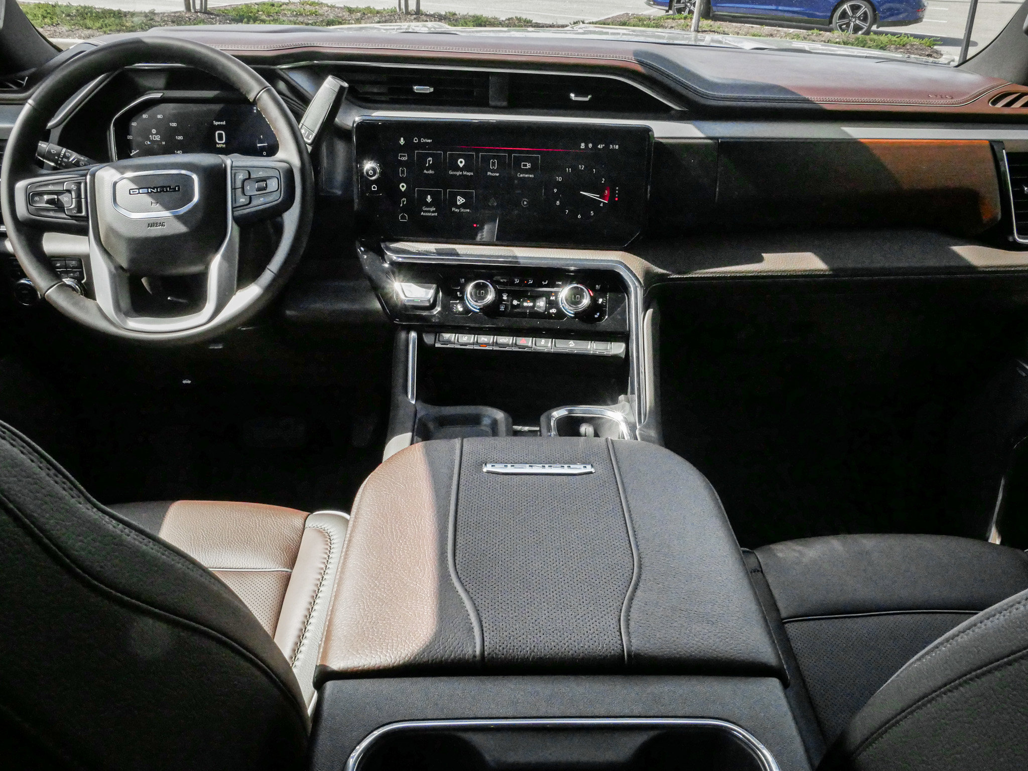 Used 2025 GMC Sierra 2500 Denali w/ Technology Package image 28