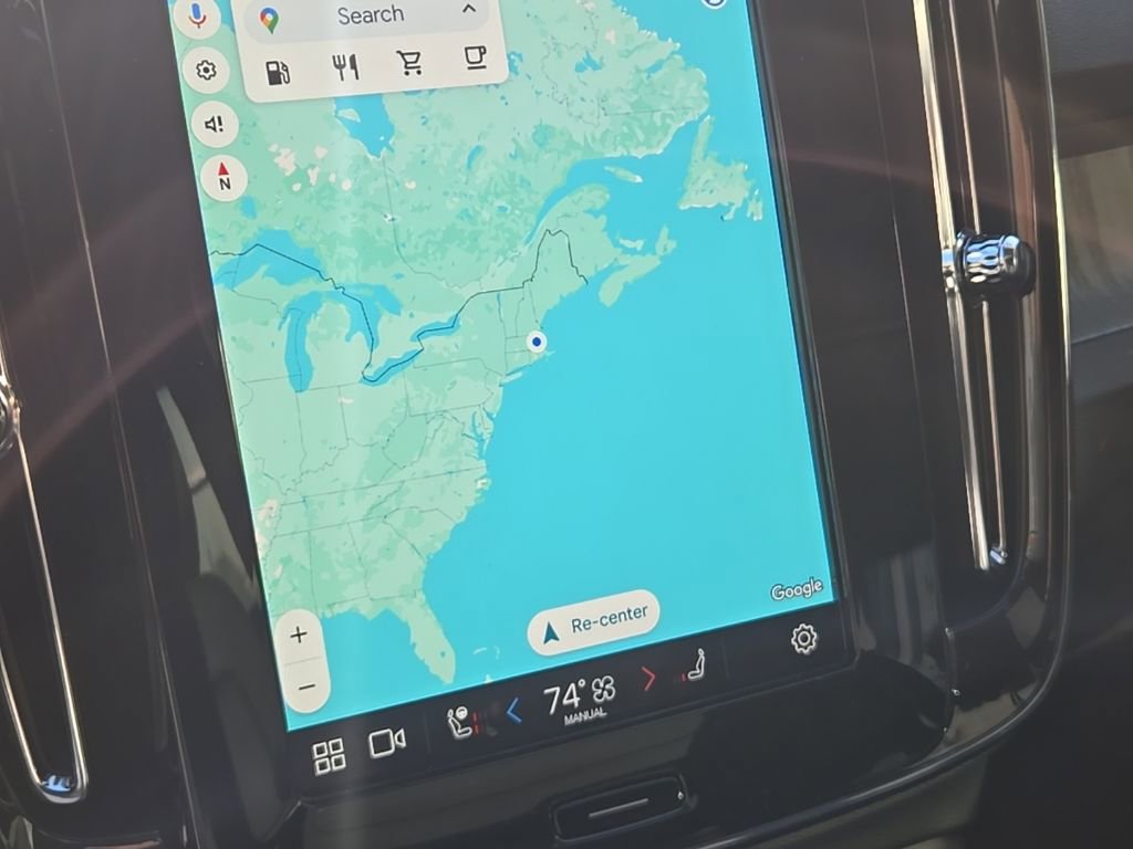 Certified 2025 Volvo XC40 B5 Core image 21