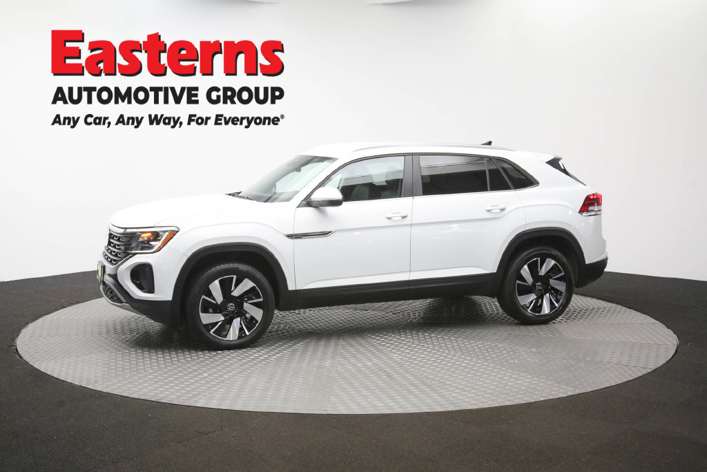 Used 2025 Volkswagen Atlas Cross Sport SE FWD image 59
