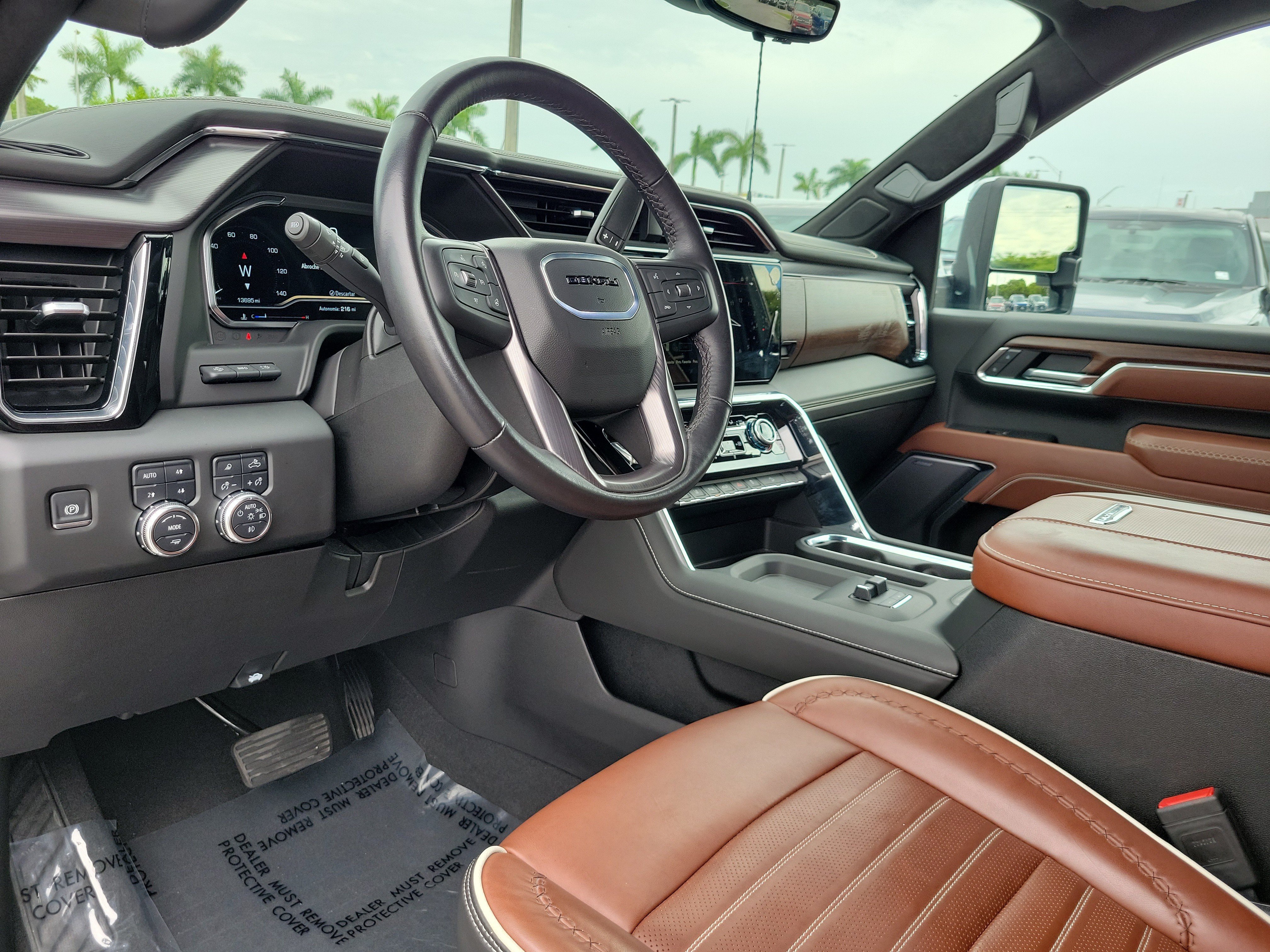 Used 2025 GMC Sierra 2500 Denali Ultimate AWD/4WD image 9