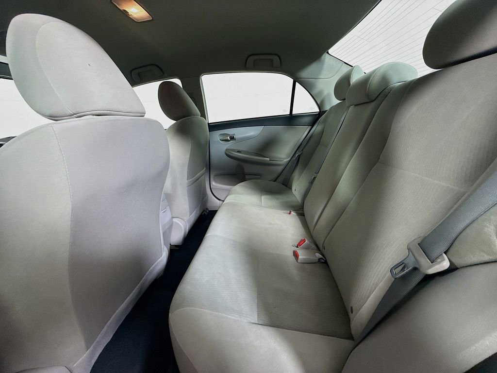 Used 2013 Toyota Corolla LE image 22