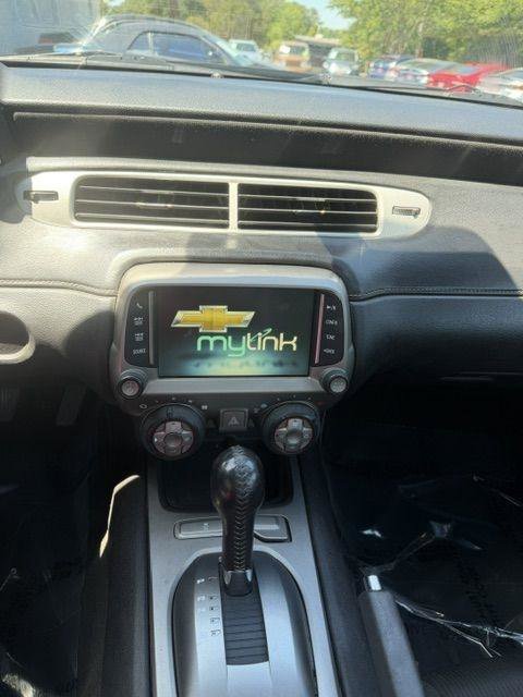 Used 2015 Chevrolet Camaro LT RWD image 15