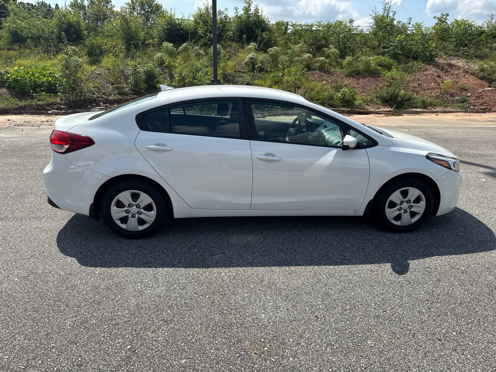 Used 2017 Kia Forte LX FWD image 5