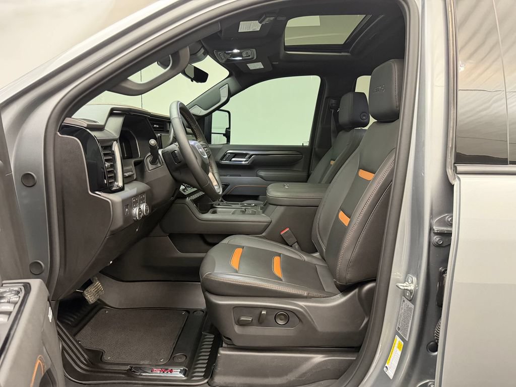 Used 2026 GMC Sierra 3500 AT4 w/ AT4 Premium Plus Package AWD/4WD image 5