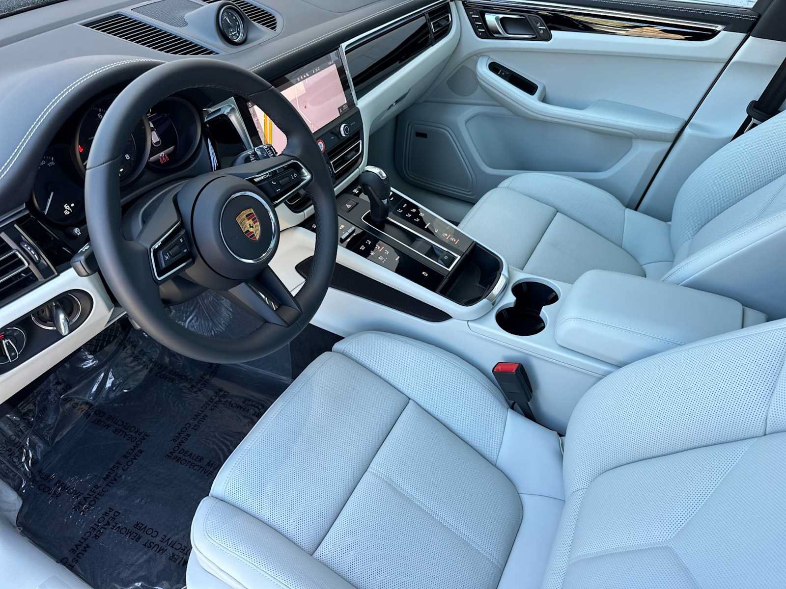 New 2025 Porsche Macan AWD/4WD image 4